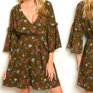 FLASH SALE❗️Giftable Wrap Dress Floral Fully Lined Medium NWT